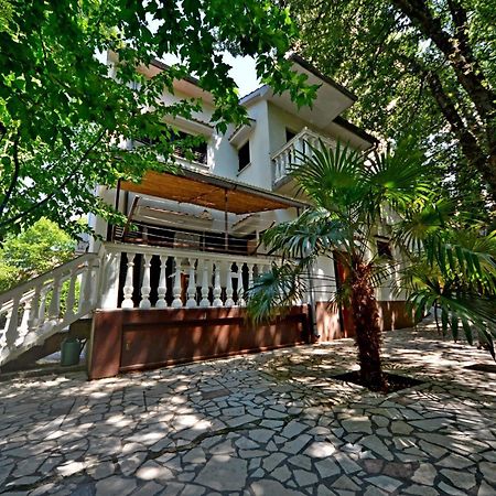 Apartments Karmelic Малинска Екстериор снимка