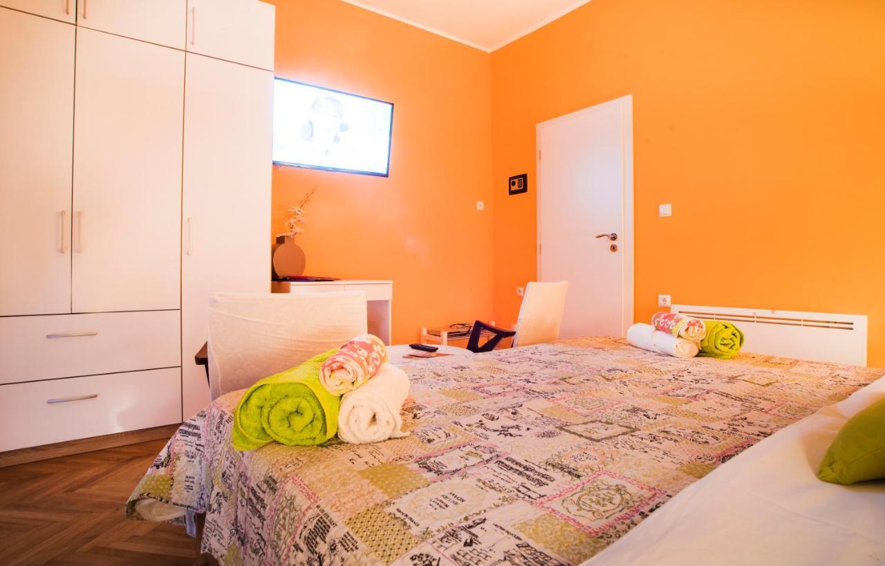 Apartments Karmelic Малинска Екстериор снимка