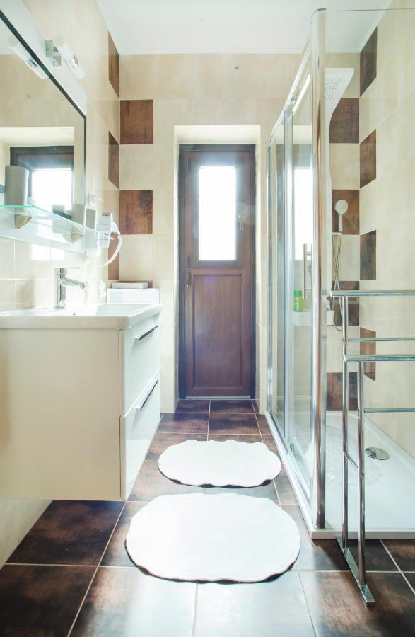 Apartments Karmelic Малинска Екстериор снимка