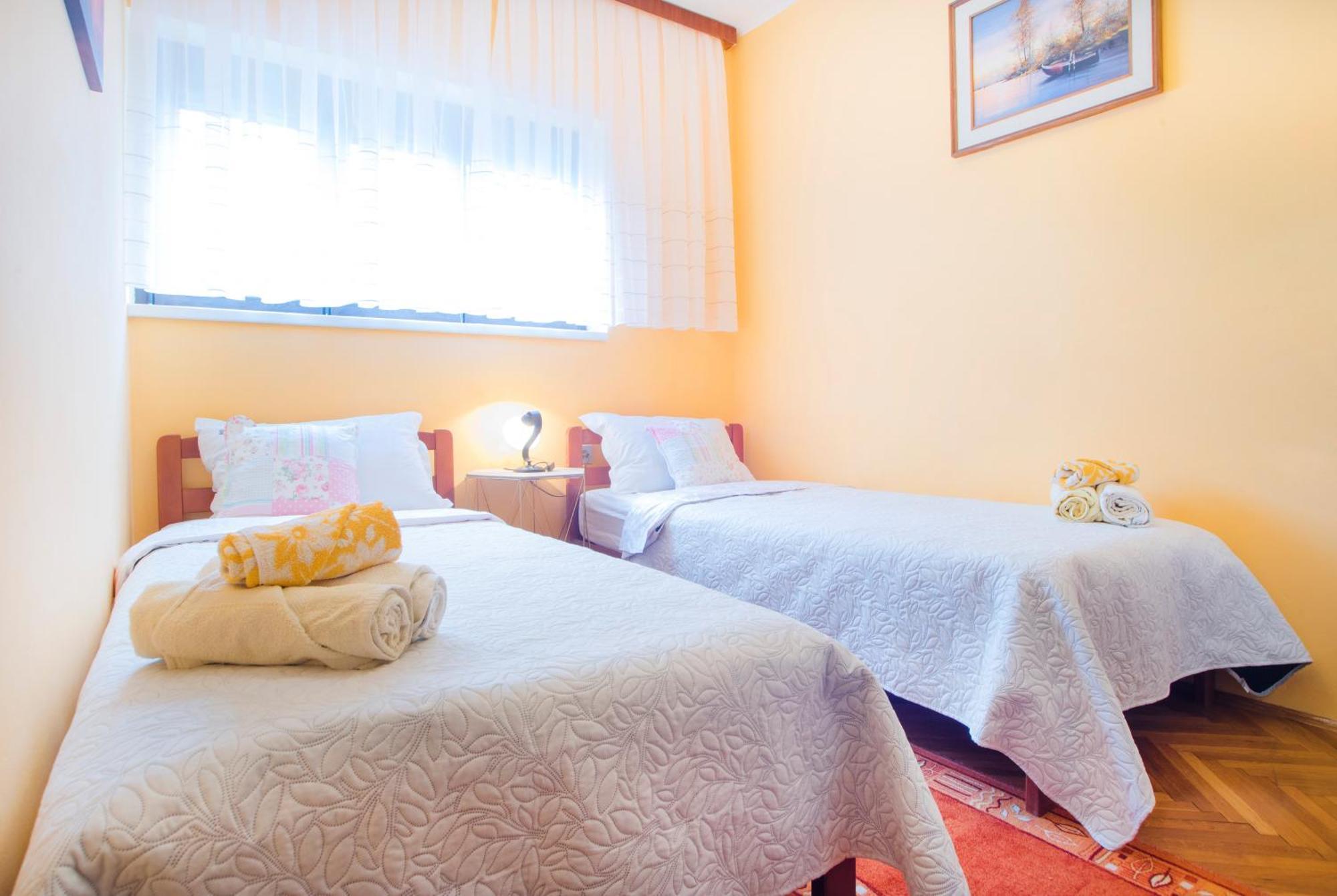 Apartments Karmelic Малинска Екстериор снимка