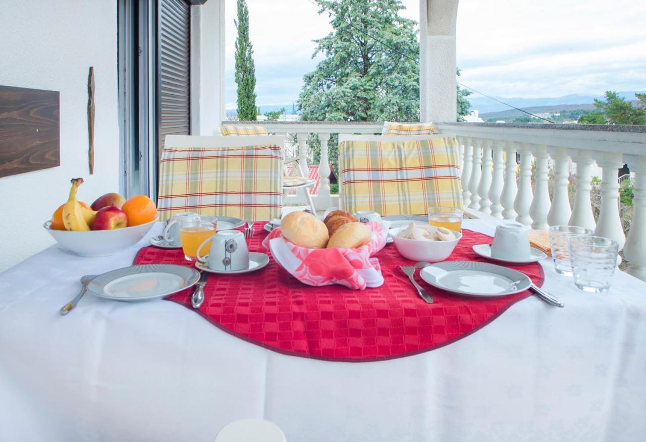 Apartments Karmelic Малинска Екстериор снимка